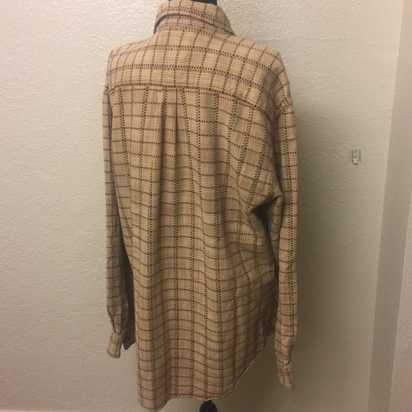 100% cotton tan/brown/green textured button down shirt - Picture 2 of 9